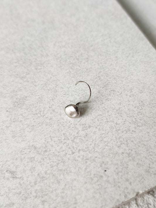 Kal Nose Pin Silver by De'anma with Brass, Face Accessories, Fashion Jewellery, Free Size, Natural, Nose Pin, Silver, Solids at Kamakhyaa for sustainable fashion