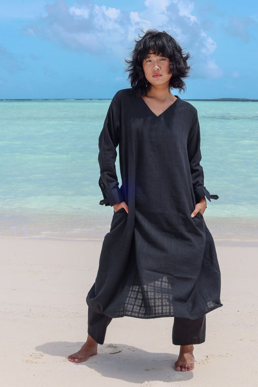Recycled Cotton V-Neck Black Kurta by Raas with Azo Free Dyes, Black, Casual Wear, Cotton, Kurtas, Layla, Recycled, Relaxed Fit, Solids, Womenswear at Kamakhyaa for sustainable fashion