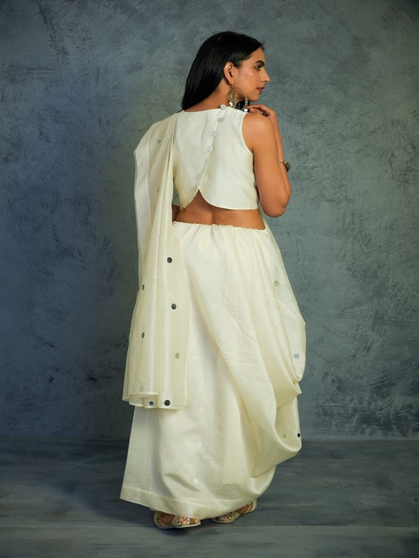 Chanderi Off-white Saree With Blouse by Charkhee with Chanderi, Cotton, Embellished, Ethnic Wear, Indian Wear, Mirror Work, Natural, Relaxed Fit, Saree Sets, Tyohaar by Charkhee, White, Womenswear at Kamakhyaa for sustainable fashion