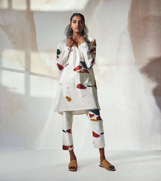 White Co-ord Set by Khara Kapas with An Endless Summer by Khara Kapas, Co-ord Sets, Endless Summer, FB ADS JUNE, Mulmul, Natural, Prints, Regular Fit, Resort Wear, Travel, Travel Co-ords, White, Womenswear at Kamakhyaa for sustainable fashion