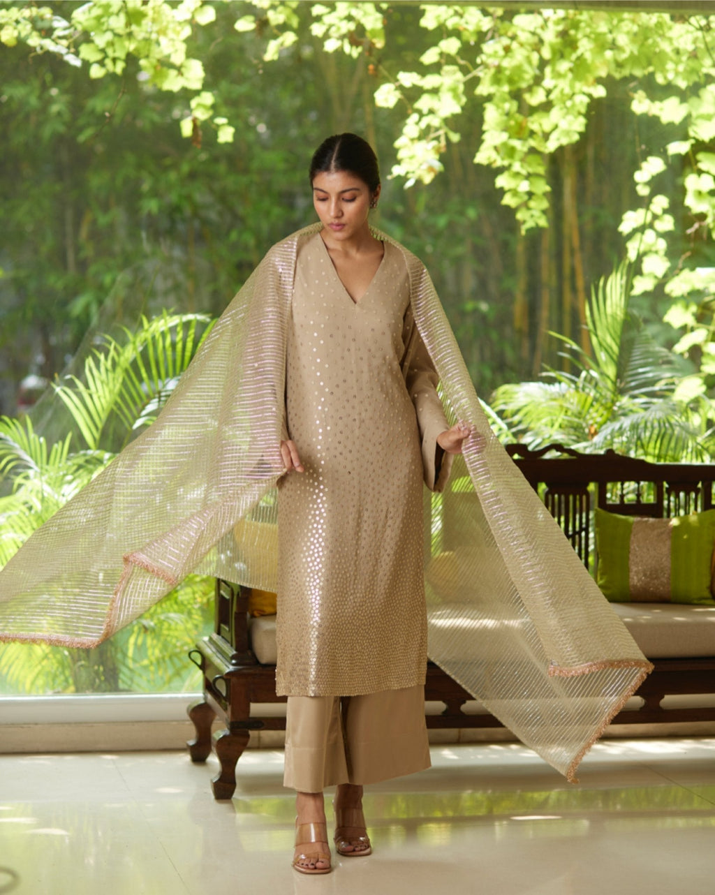 Gold Silver Satin Silk Kurta Pant Set by Mayura Kumar with Casual Wear, Festive Wear, Gold, Kurta Pant Sets, Mayura Kumar, Regular Fit, Satin, Silk, Silver, Solids, Timeless Elegance, Womenswear at Kamakhyaa for sustainable fashion