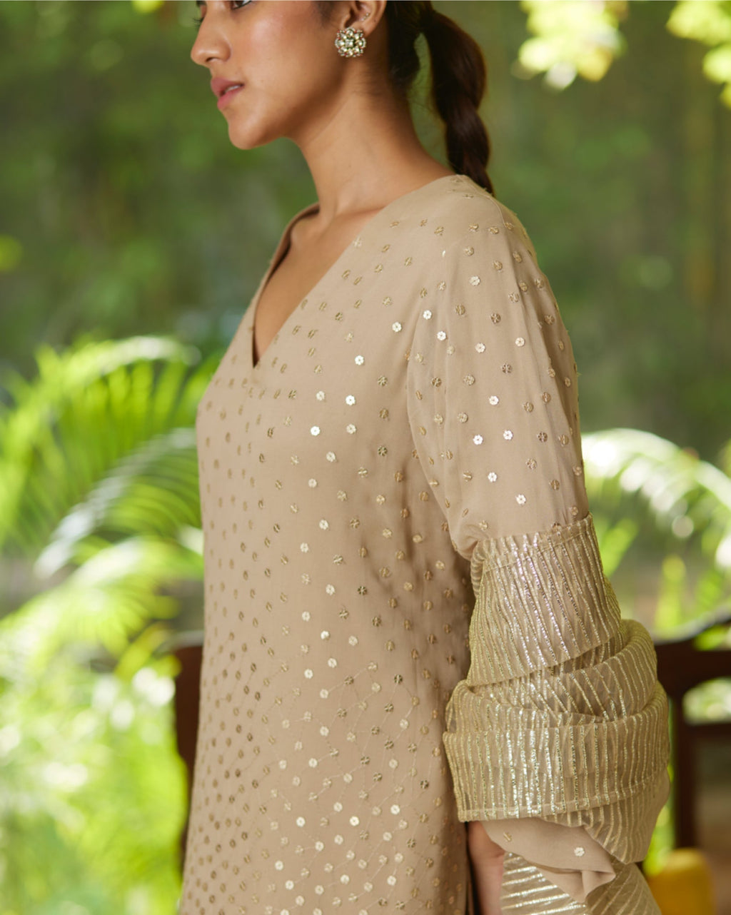 Gold Silver Satin Silk Kurta Pant Set by Mayura Kumar with Casual Wear, Festive Wear, Gold, Kurta Pant Sets, Mayura Kumar, Regular Fit, Satin, Silk, Silver, Solids, Timeless Elegance, Womenswear at Kamakhyaa for sustainable fashion