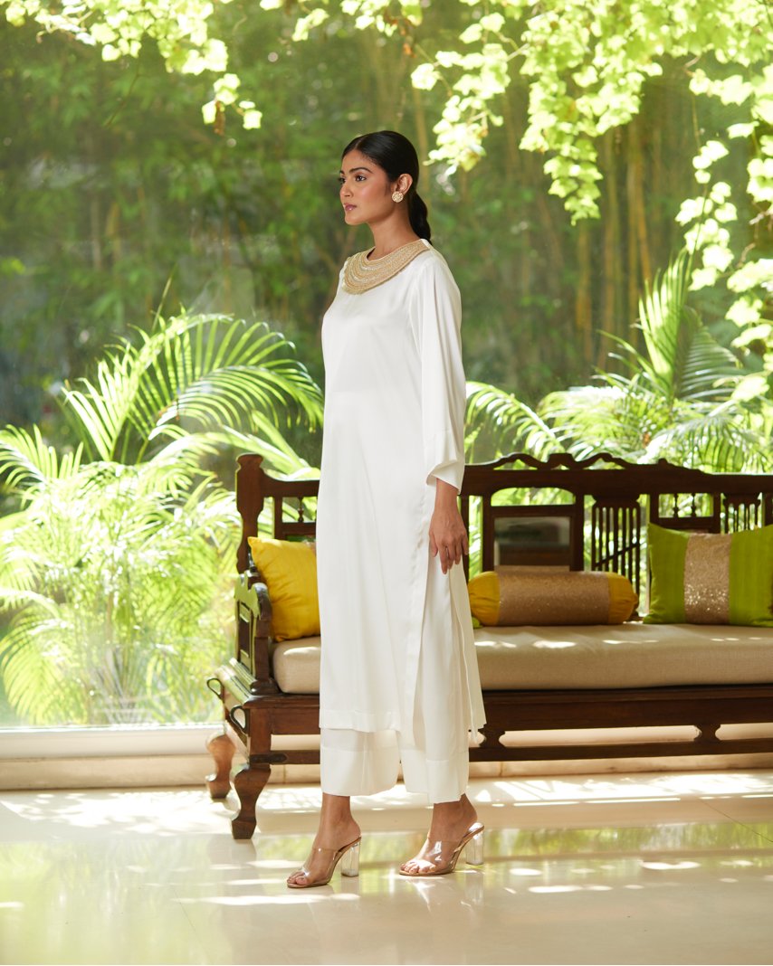 White Satin Silk Kurta Pant Set by Mayura Kumar with Casual Wear, Festive Wear, Kurta Pant Sets, Mayura Kumar, Regular Fit, Satin, Silk, Solids, Timeless Elegance, White, Womenswear at Kamakhyaa for sustainable fashion