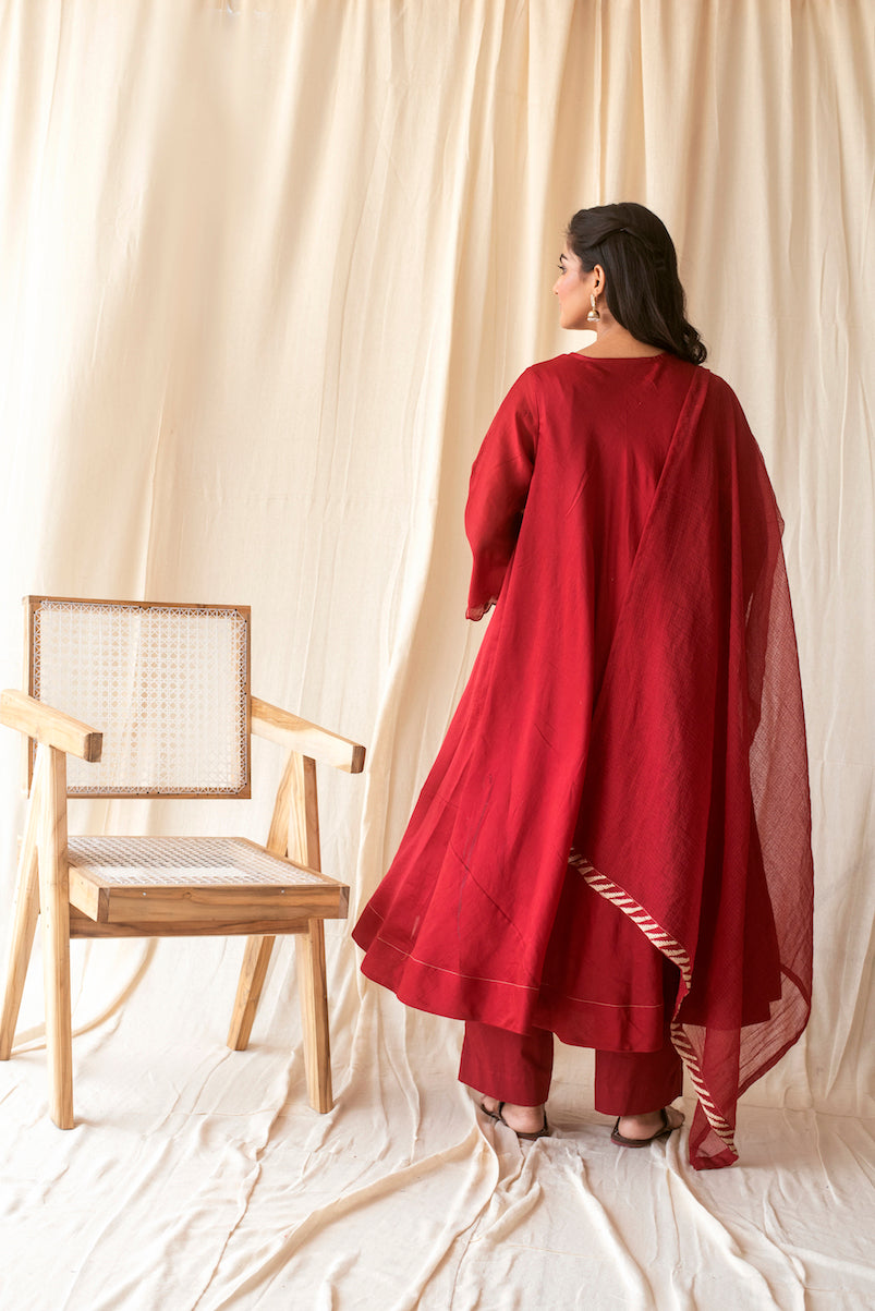 Red Chanderi Silk Embroidered Kurta Set With Dupatta by Taro with Best Selling, Chanderi Silk, Evening Wear, Indian Wear, July Sale, July Sale 2023, Kurta Pant Sets, Kurta Set With Dupatta, Natural, Red, Regular Fit, Rozana by Taro, Solids, Womenswear at Kamakhyaa for sustainable fashion