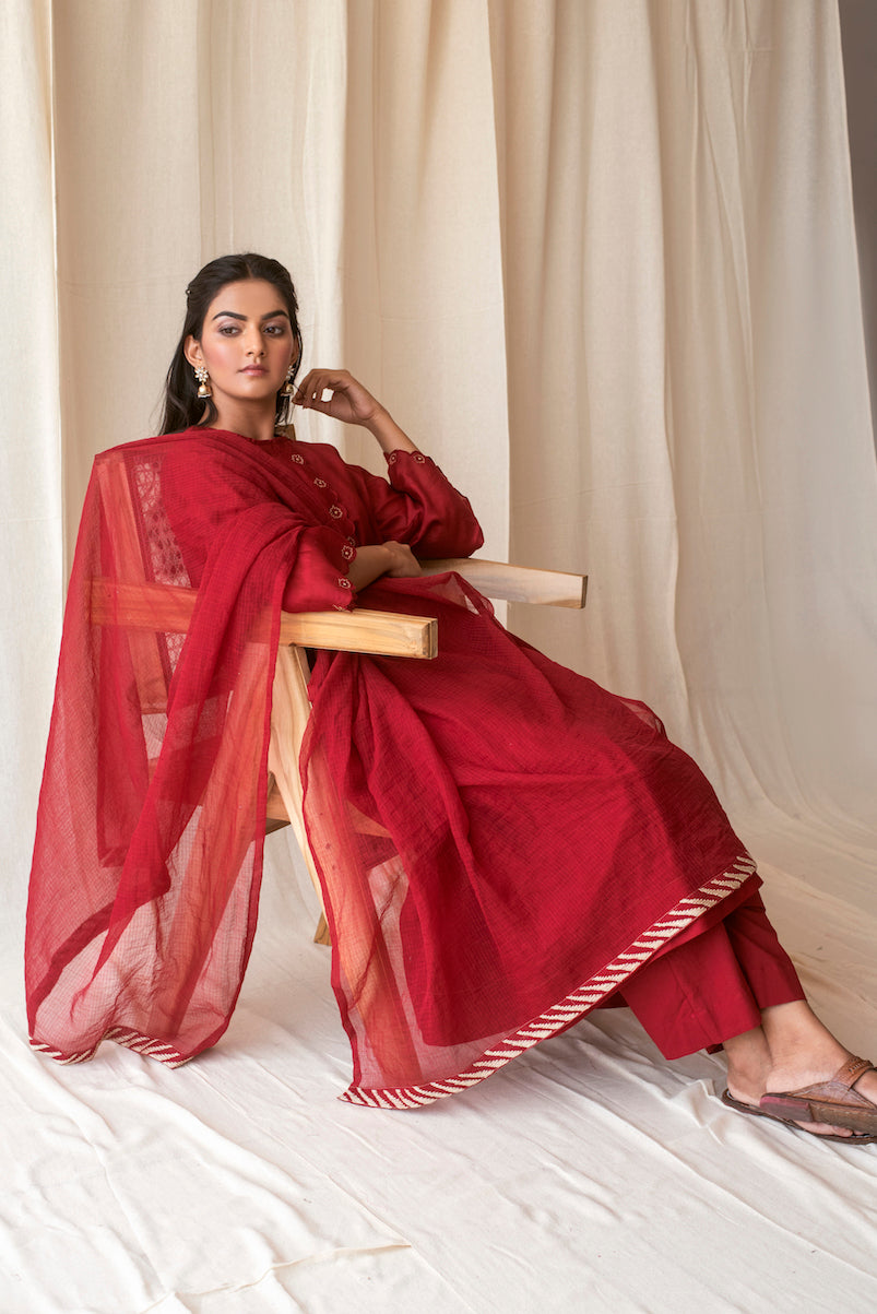 Red Chanderi Silk Embroidered Kurta Set With Dupatta by Taro with Best Selling, Chanderi Silk, Evening Wear, Indian Wear, July Sale, July Sale 2023, Kurta Pant Sets, Kurta Set With Dupatta, Natural, Red, Regular Fit, Rozana by Taro, Solids, Womenswear at Kamakhyaa for sustainable fashion