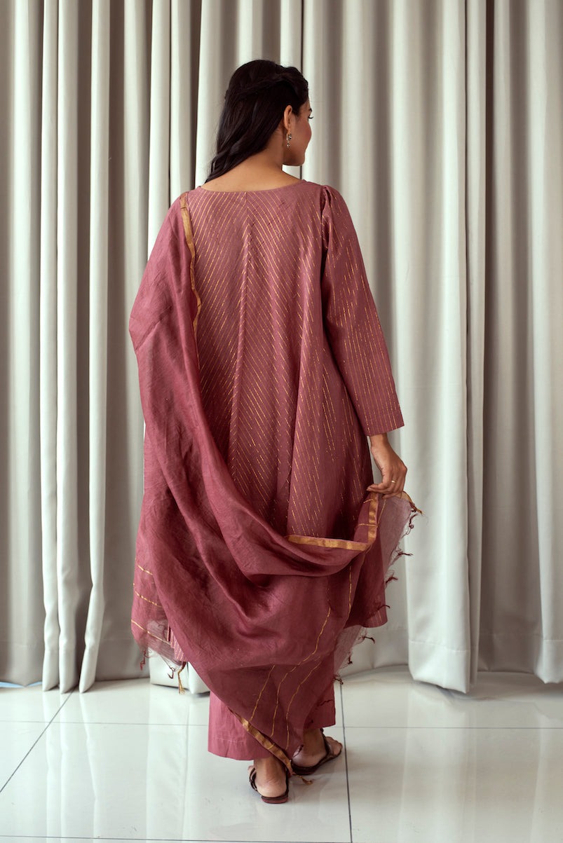 Rouge & Gold Set by Taro with Bahaar by Taro, Evening Wear, Handloom Cotton, Indian Wear, July Sale, July Sale 2023, Kurta Pant Sets, Kurta Set With Dupatta, Natural, Pink, Relaxed Fit, Textured, Womenswear at Kamakhyaa for sustainable fashion